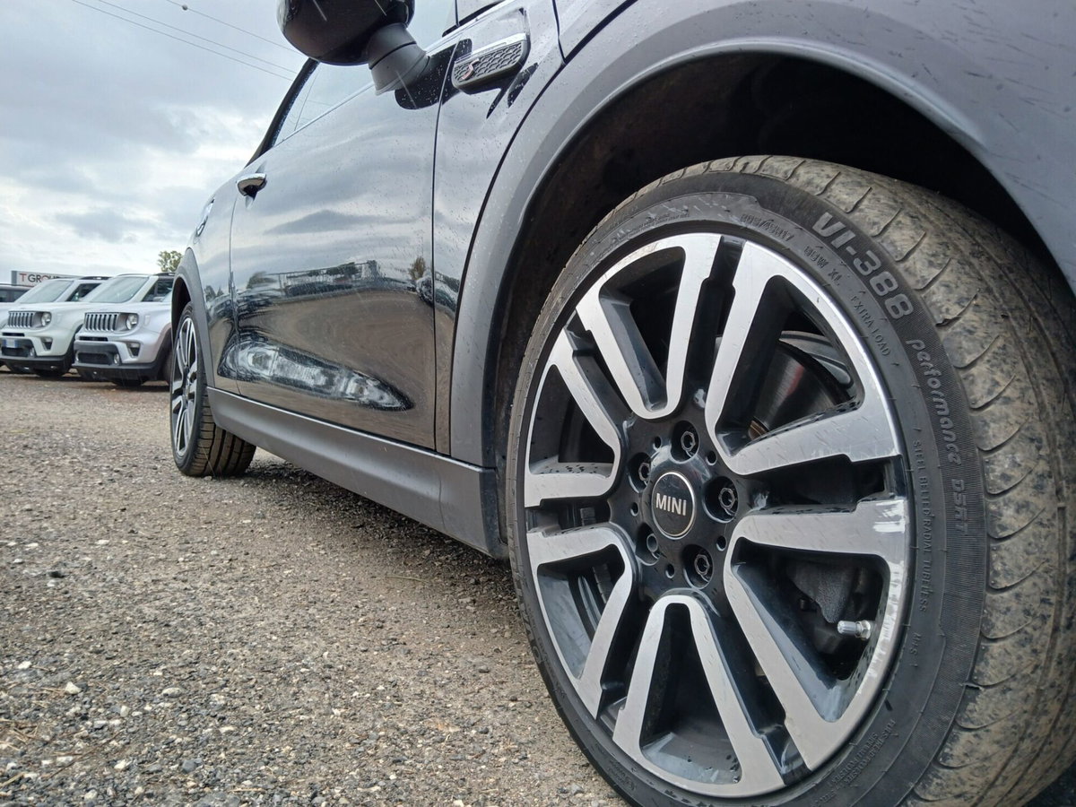 MINI Mini Cabrio 2.0 Cooper S Resolute Cabrio (8)