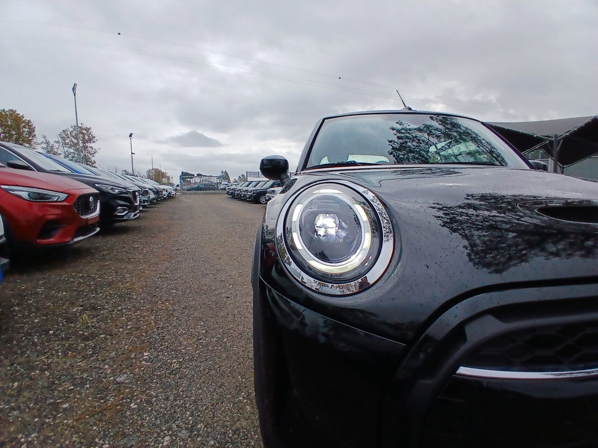 MINI Mini Cabrio 2.0 Cooper S Resolute Cabrio (9)