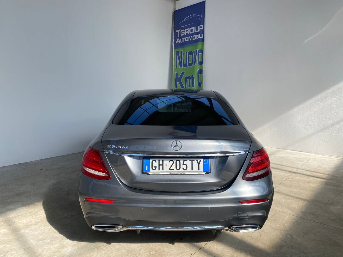 Mercedes-Benz Classe E 220 d Auto Premium Plus (10)