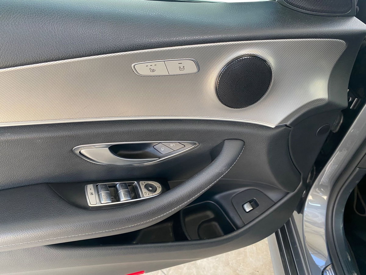 Mercedes-Benz Classe E 220 d Auto Premium Plus (14)