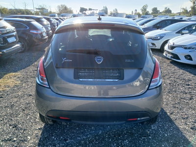 Lancia Ypsilon 1.0 FireFly 5 porte S&S Hybrid Ecochic Silver (5)