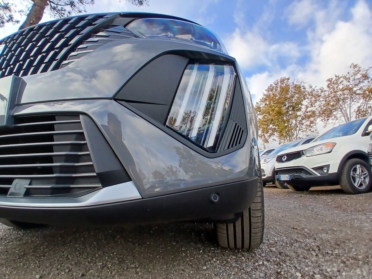 Peugeot 2008 1.2 hybrid Allure 145cv e-dcs6 (11)