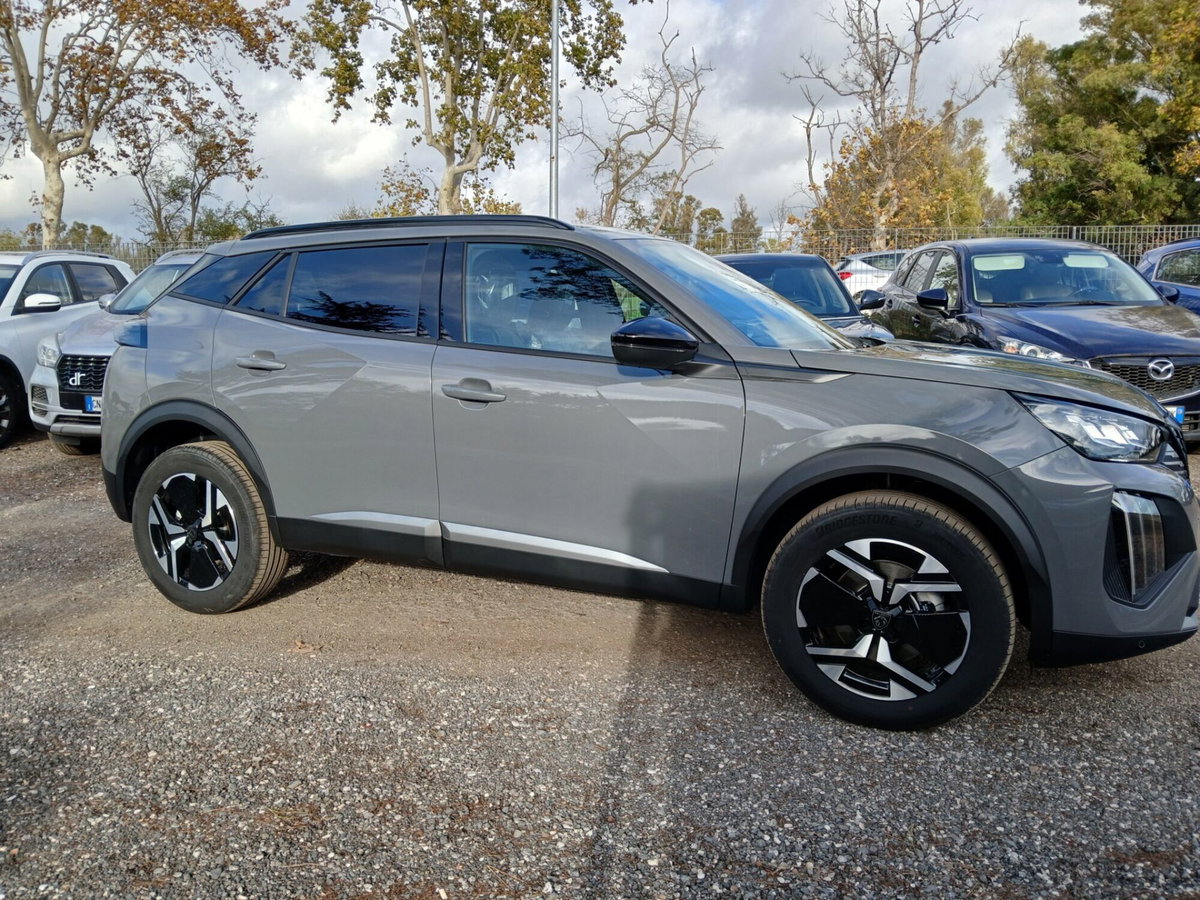 Peugeot 2008 1.2 hybrid Allure 145cv e-dcs6 (4)