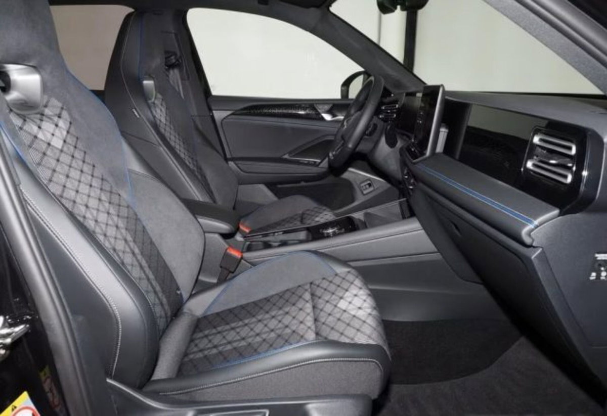 Volkswagen Tiguan 2.0 tdi R-Line 150cv dsg (11)