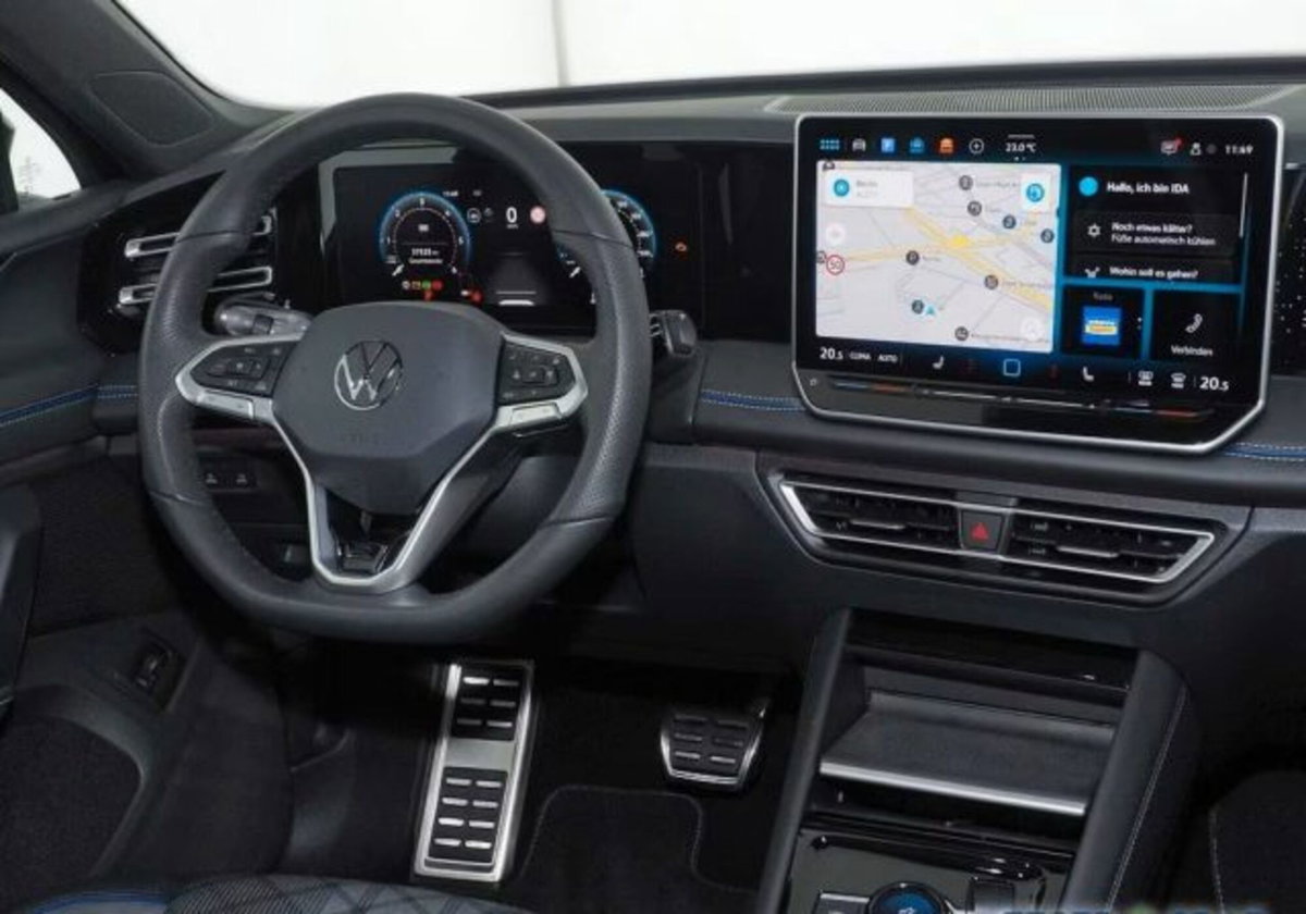 Volkswagen Tiguan 2.0 tdi R-Line 150cv dsg (8)