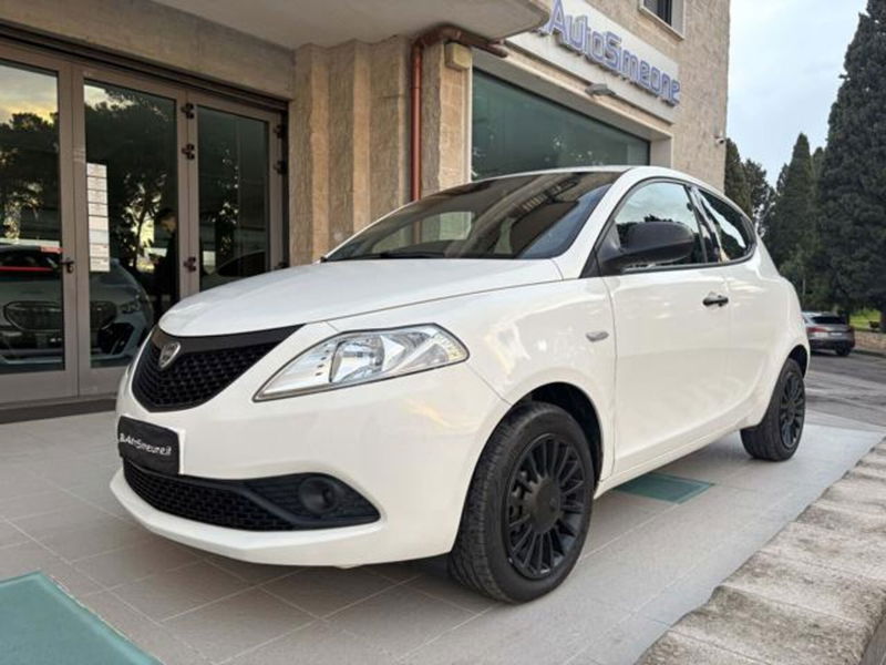 Lancia Ypsilon 1.0 FireFly 5 porte S&S Hybrid Ecochic Silver