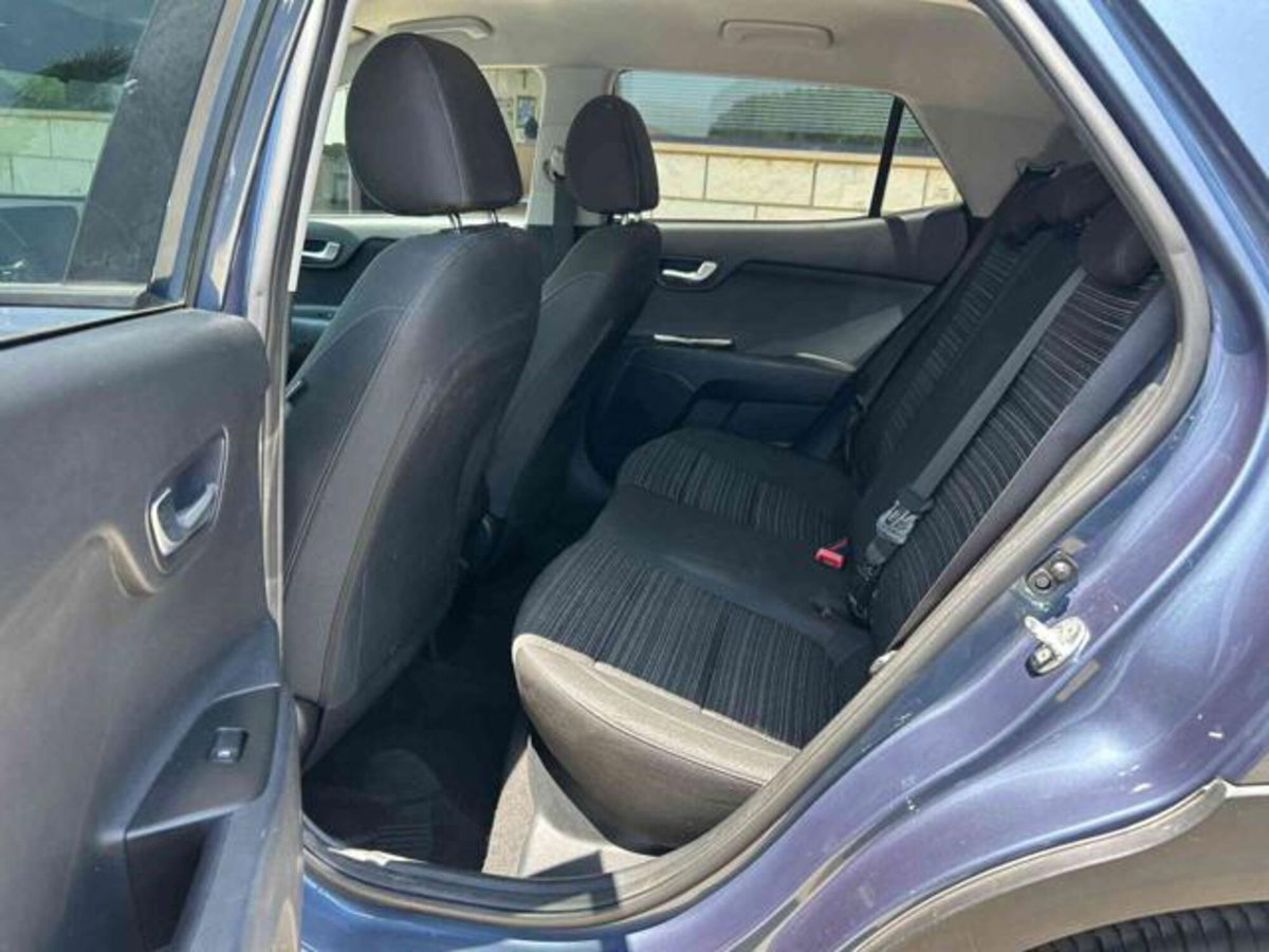 Kia Stonic 1.0 t-gdi Style (8)