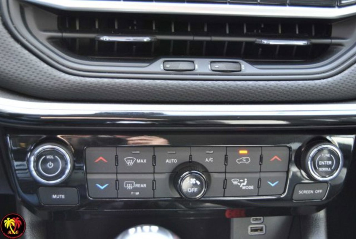 Jeep Compass 1.6 Multijet II 2WD Night Eagle (12)