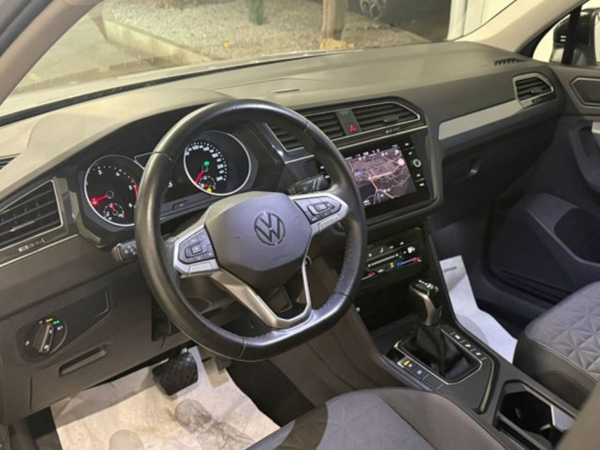 Volkswagen Tiguan 2.0 tdi Life 150cv dsg (9)