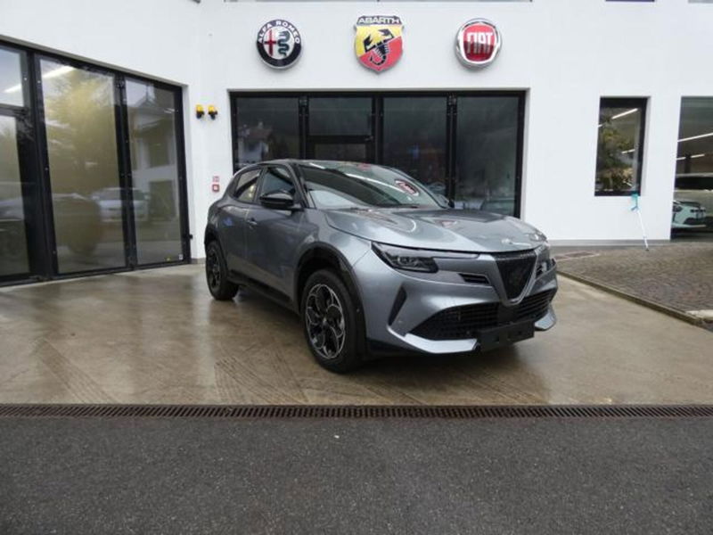 Alfa Romeo Junior 1.2 ibrida Speciale 145cv edct6
