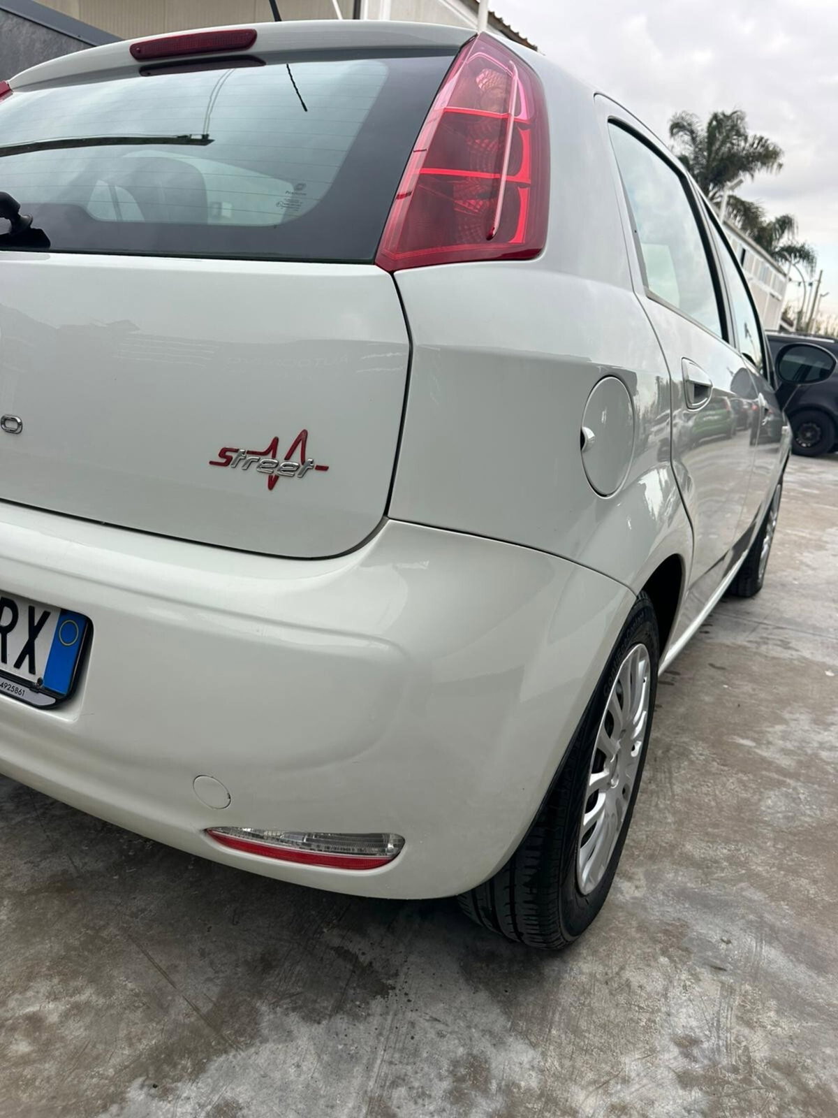 Fiat Punto 1.3 MJT II S&S 85 CV 5 porte ECO Lounge (7)