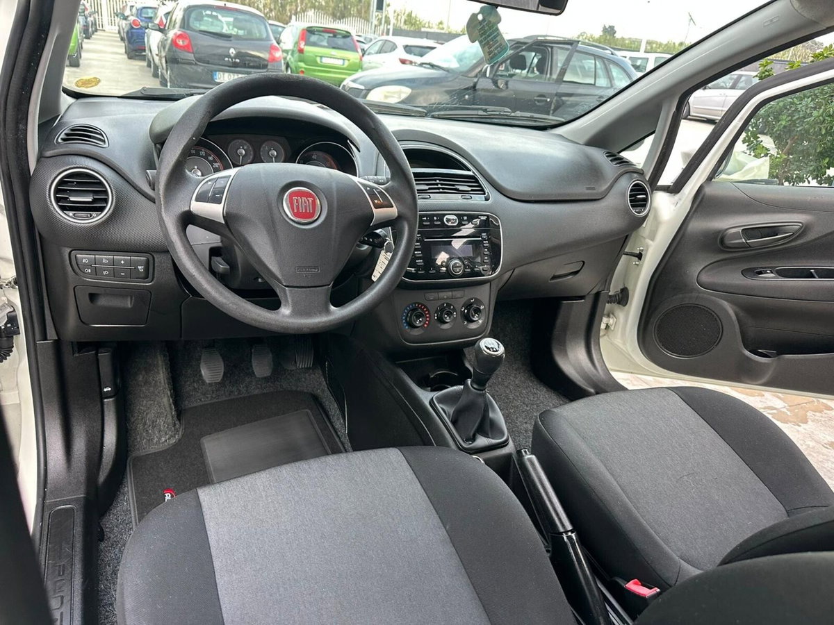 Fiat Punto 1.3 MJT II S&S 85 CV 5 porte ECO Lounge (8)