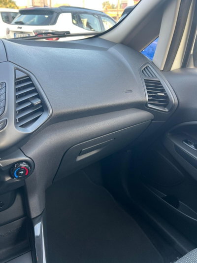 Ford EcoSport 1.5 TDCi 95 CV Titanium S (10)