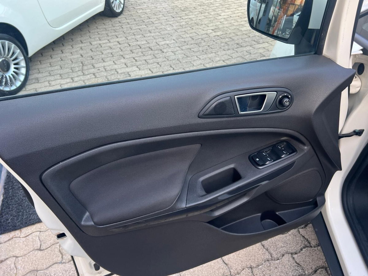 Ford EcoSport 1.5 TDCi 95 CV Titanium S (8)