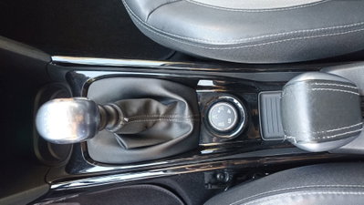 Peugeot 2008 120 S&S Allure (16)
