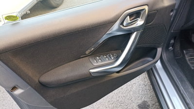 Peugeot 2008 120 S&S Allure (8)