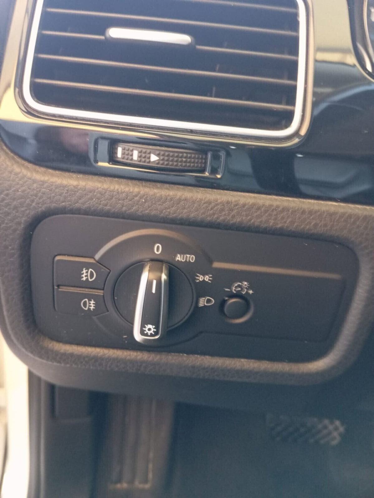 Volkswagen Touareg 3.0 TDI 262 CV tiptronic BlueMotion Technology (18)