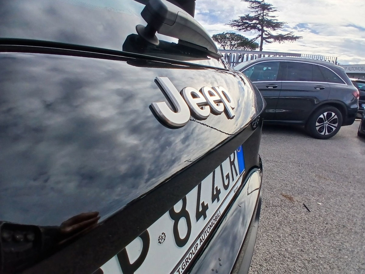 Jeep Avenger 1.2 turbo Summit fwd 100cv (15)