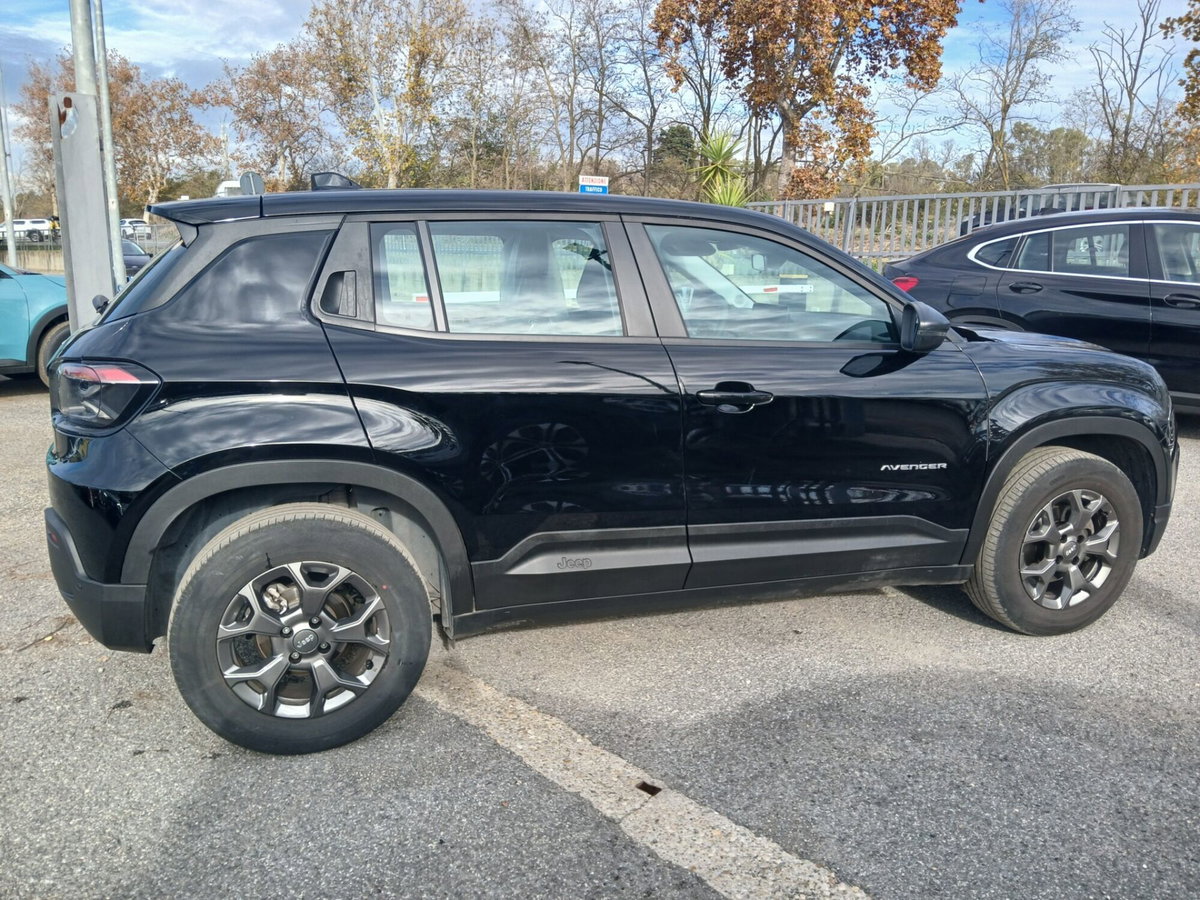 Jeep Avenger 1.2 turbo Summit fwd 100cv (4)