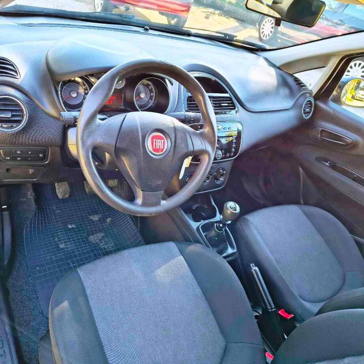 Fiat Punto 1.2 8V 5 porte Street (6)
