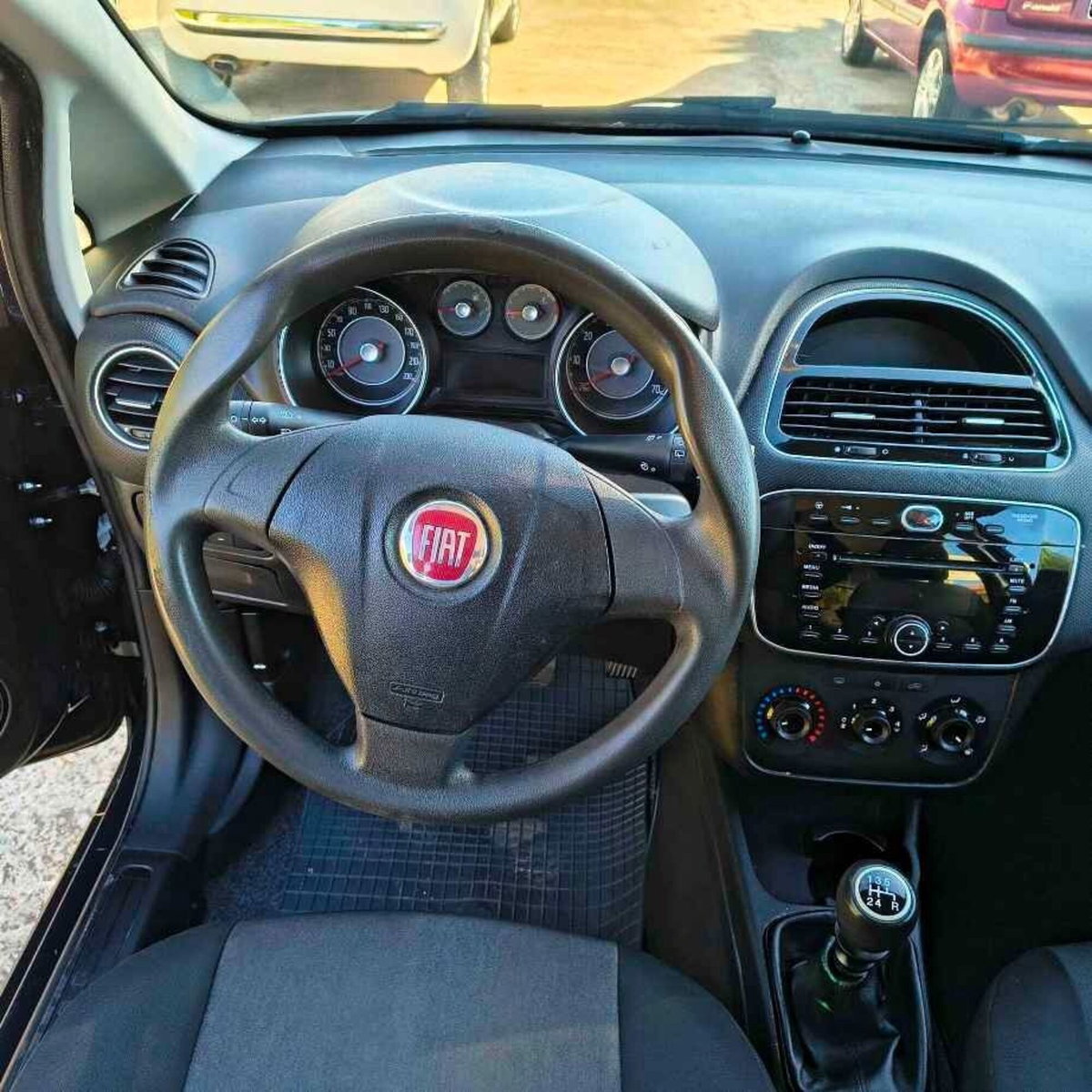 Fiat Punto 1.2 8V 5 porte Street (8)