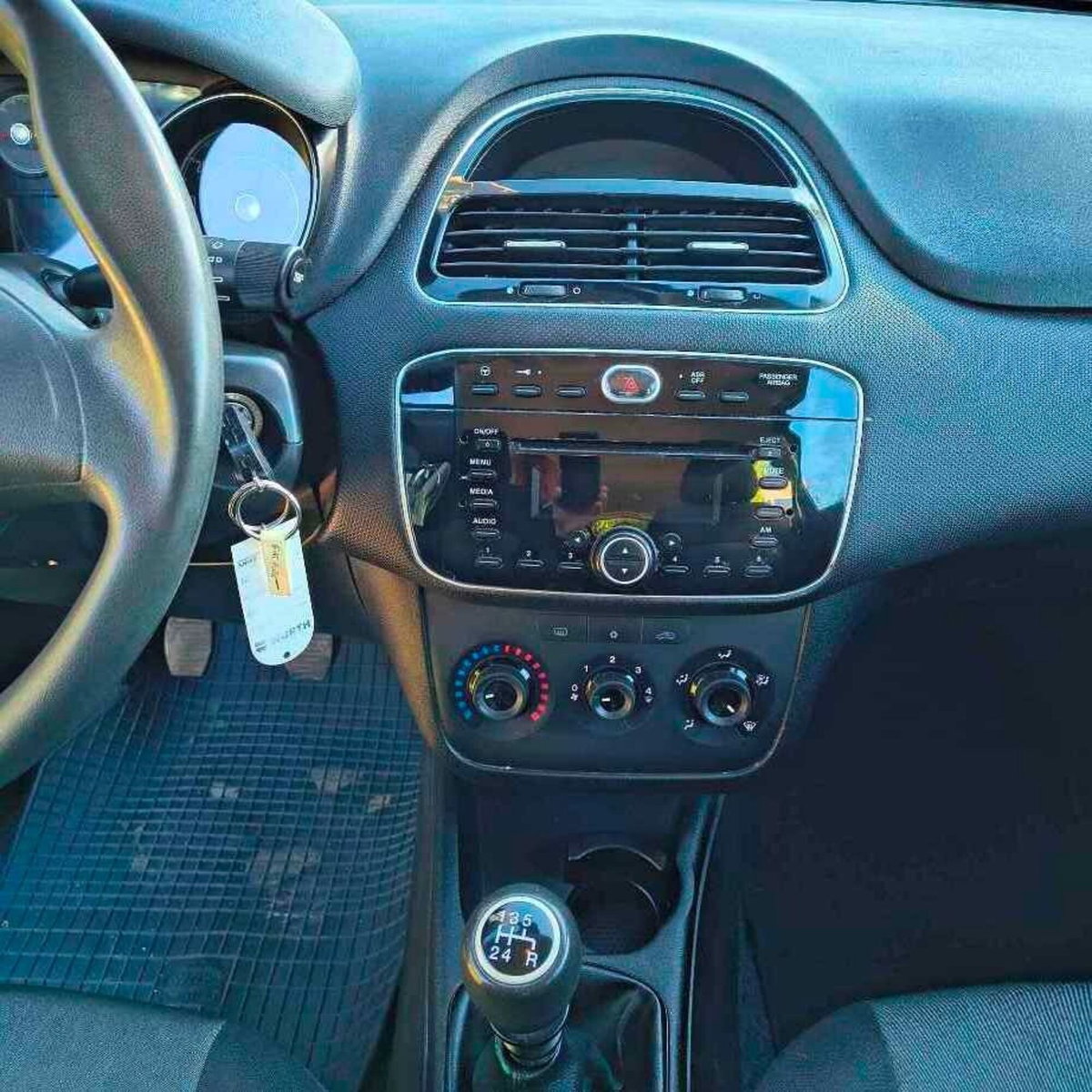 Fiat Punto 1.2 8V 5 porte Street (9)
