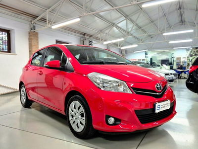 Toyota Yaris 1.0 5 porte Lounge usata