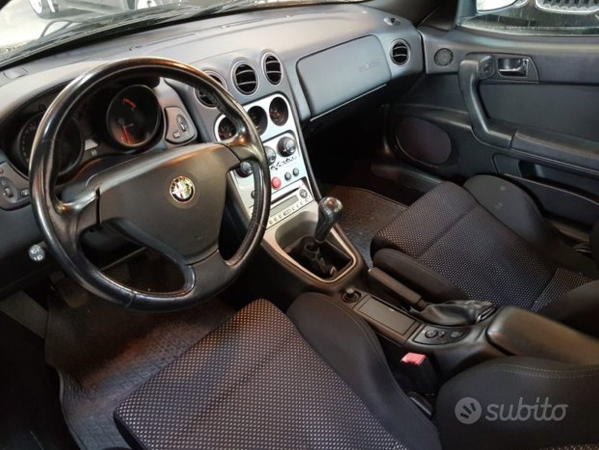 Alfa Romeo Gtv 2.0i JTS 16V cat (14)