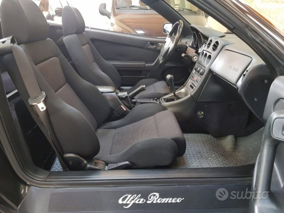 Alfa Romeo Gtv 2.0i JTS 16V cat (17)