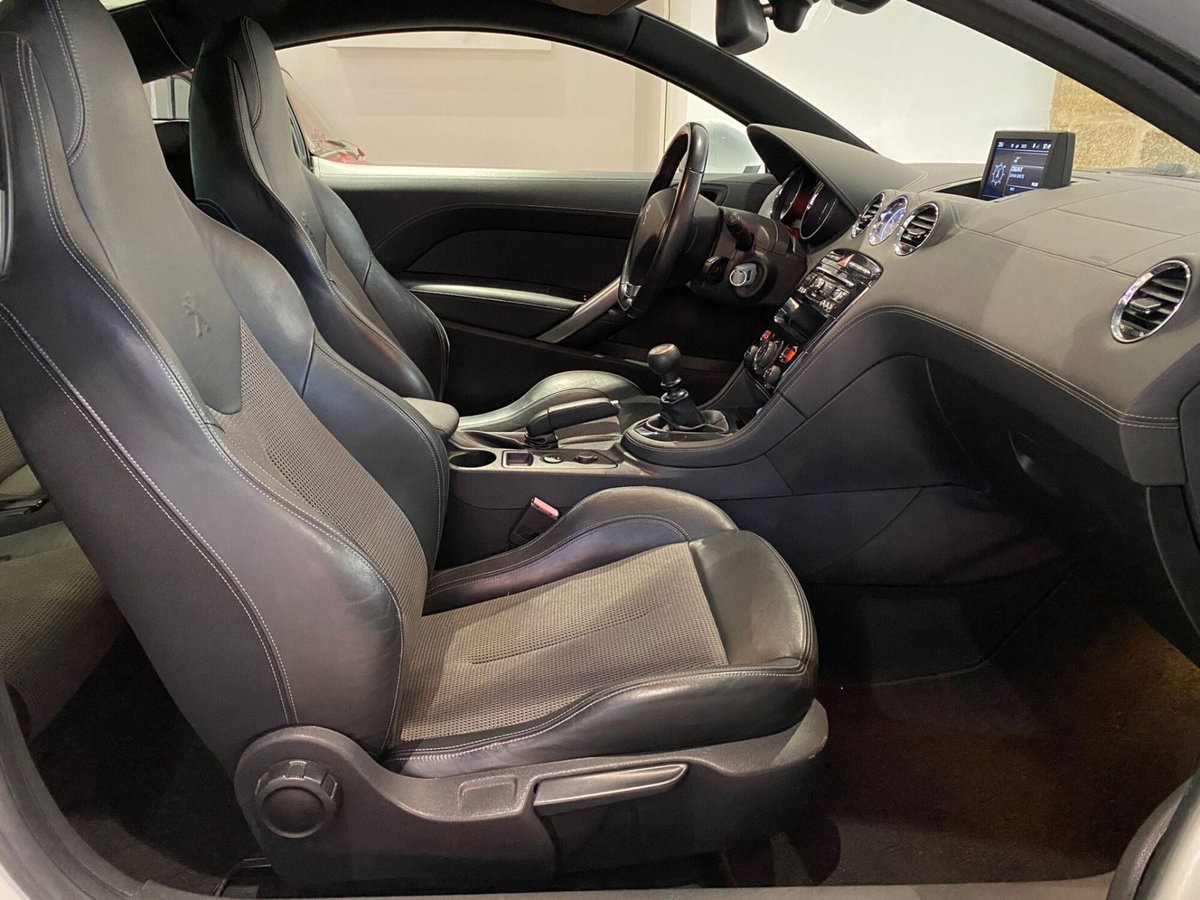 Peugeot RCZ 1.6 THP 200CV (12)