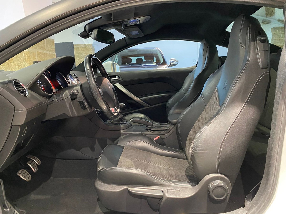 Peugeot RCZ 1.6 THP 200CV (8)
