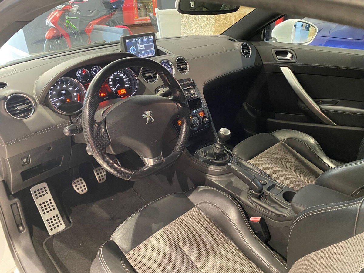 Peugeot RCZ 1.6 THP 200CV (9)