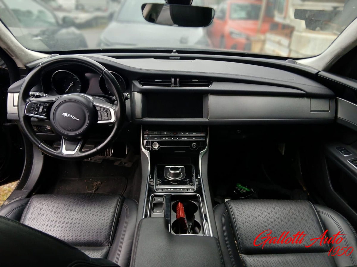 Jaguar XF 2.0 D 180 CV aut. Prestige (7)