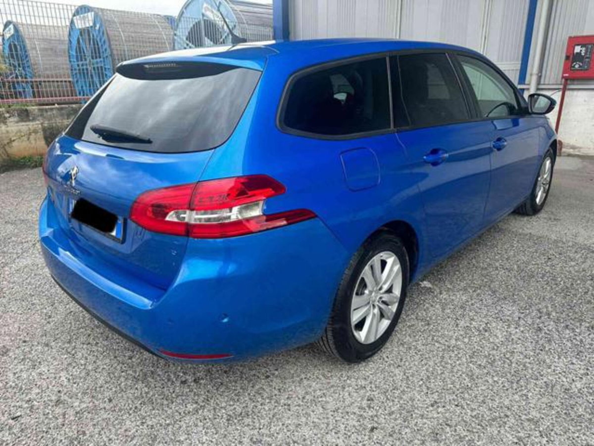 Peugeot 308 SW BlueHDi 130 S&S EAT8 Active Business (9)