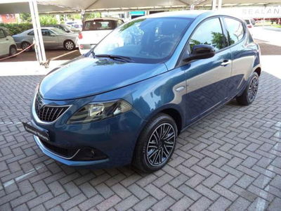 Lancia Ypsilon 1.0 FireFly 5 porte S&S Hybrid Ecochic Gold usata