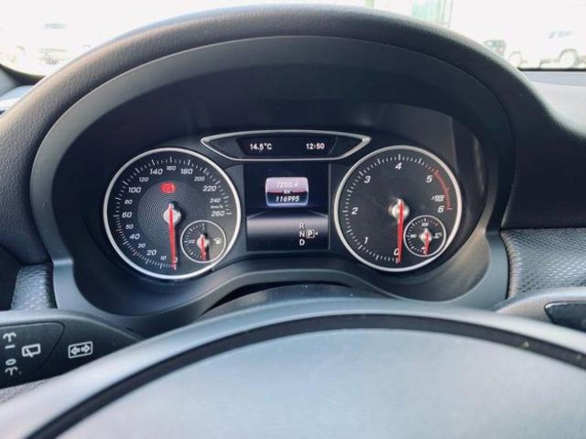 Mercedes-Benz Classe A 160 d Sport (12)