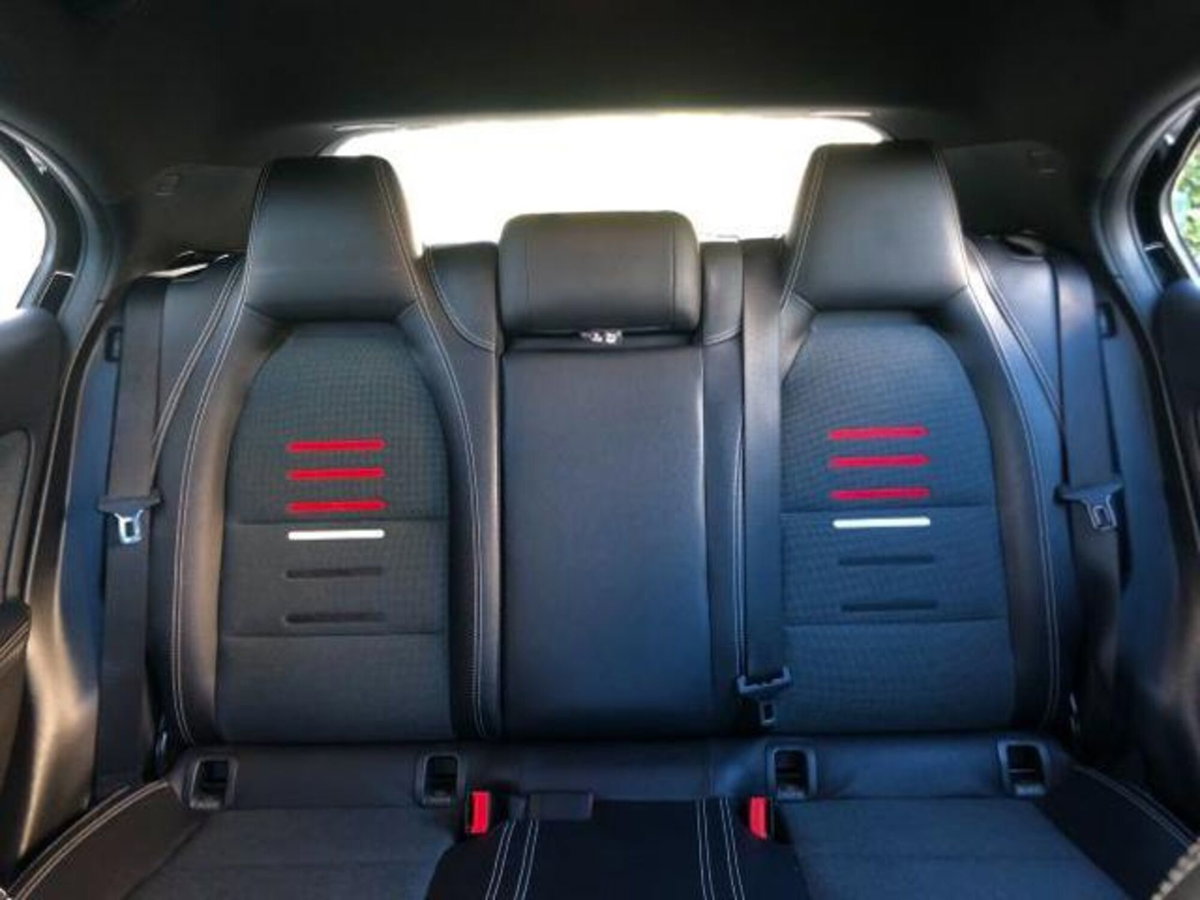 Mercedes-Benz Classe A 160 d Sport (14)