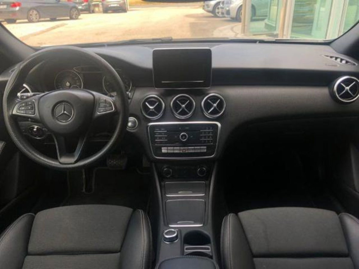 Mercedes-Benz Classe A 160 d Sport (2)