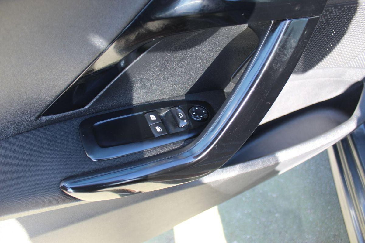 Peugeot 208 75 5 porte Allure (9)