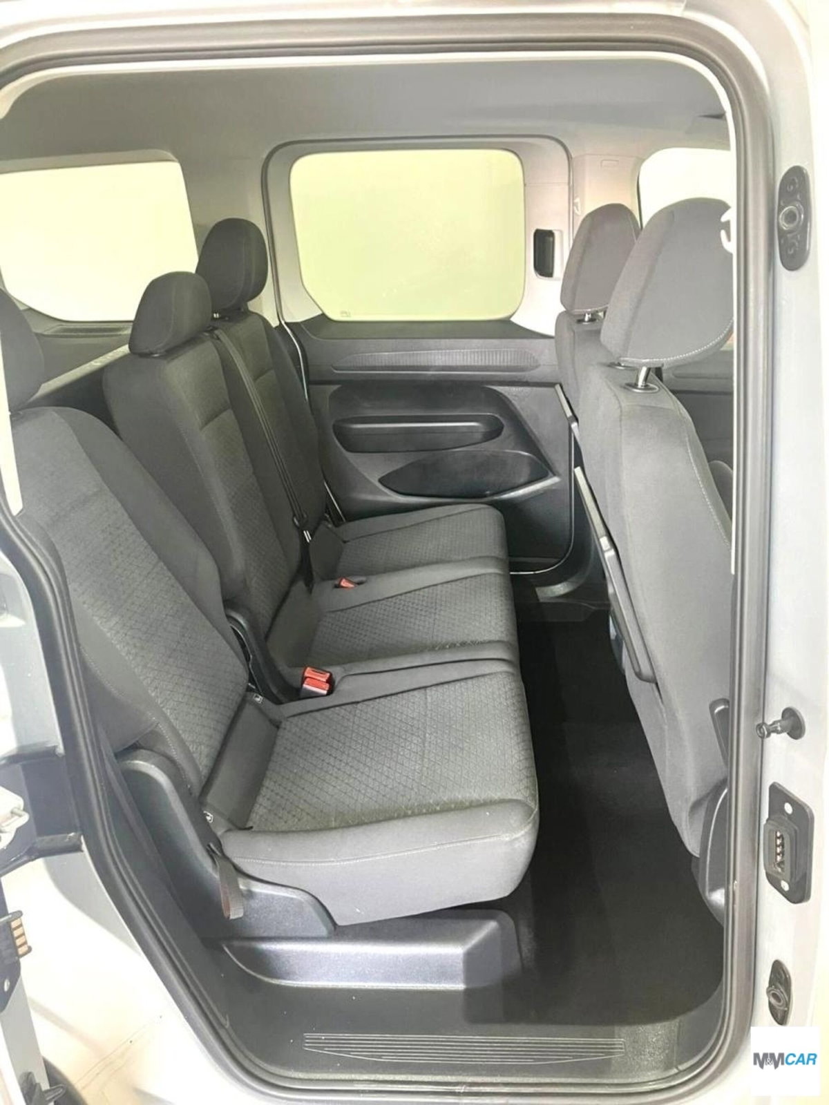 Ford Tourneo Connect 2.0 EcoBlue 122 CV Sport (12)