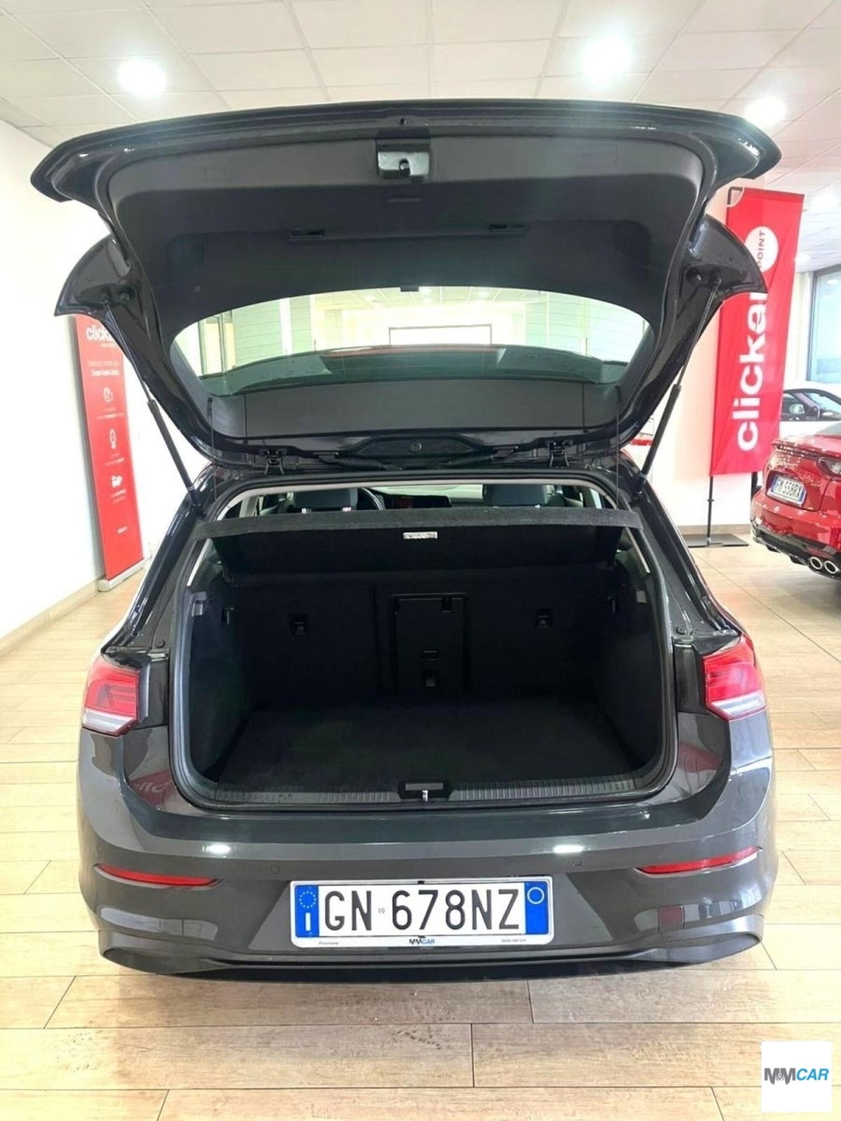 Volkswagen Golf Variant 2.0 TDI SCR DSG Life (14)