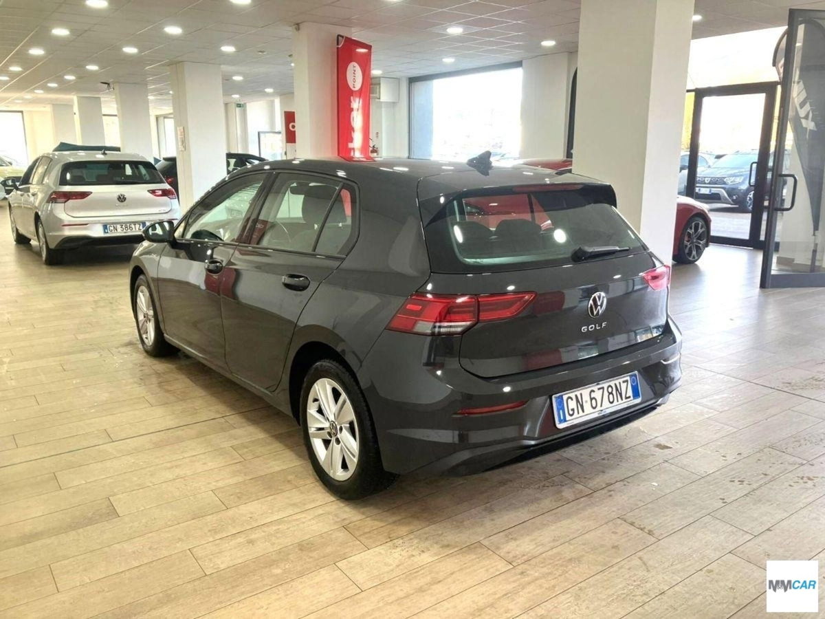 Volkswagen Golf Variant 2.0 TDI SCR DSG Life (4)