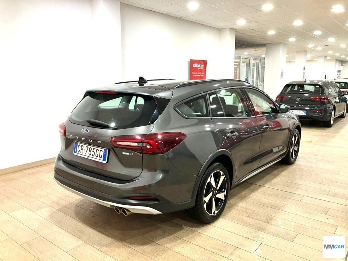 Ford Focus Station Wagon 1.0 EcoBoost 125 CV automatico SW Active (4)