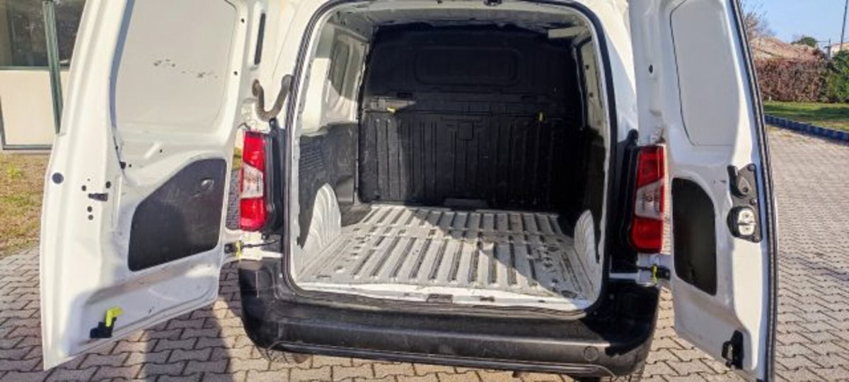 Opel Combo Furgone Cargo 1.5 Diesel 130CV S&S PC 650kg Edition (16)