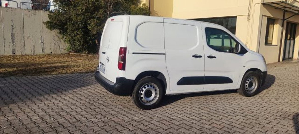 Opel Combo Furgone Cargo 1.5 Diesel 130CV S&S PC 650kg Edition (3)