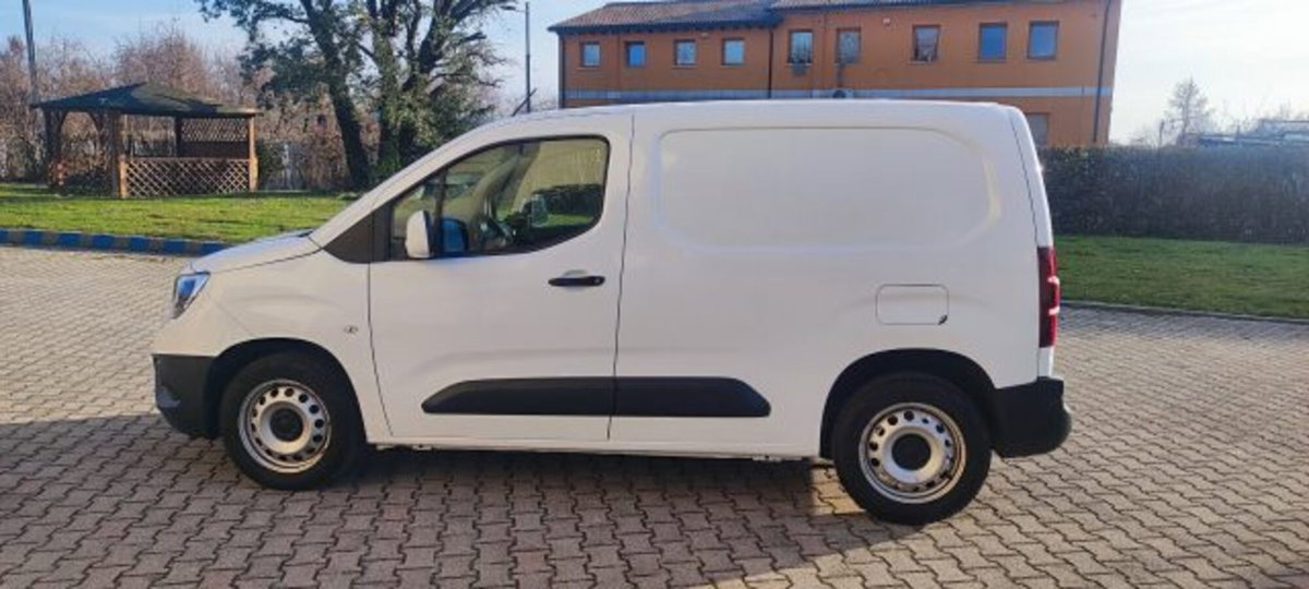 Opel Combo Furgone Cargo 1.5 Diesel 130CV S&S PC 650kg Edition (5)