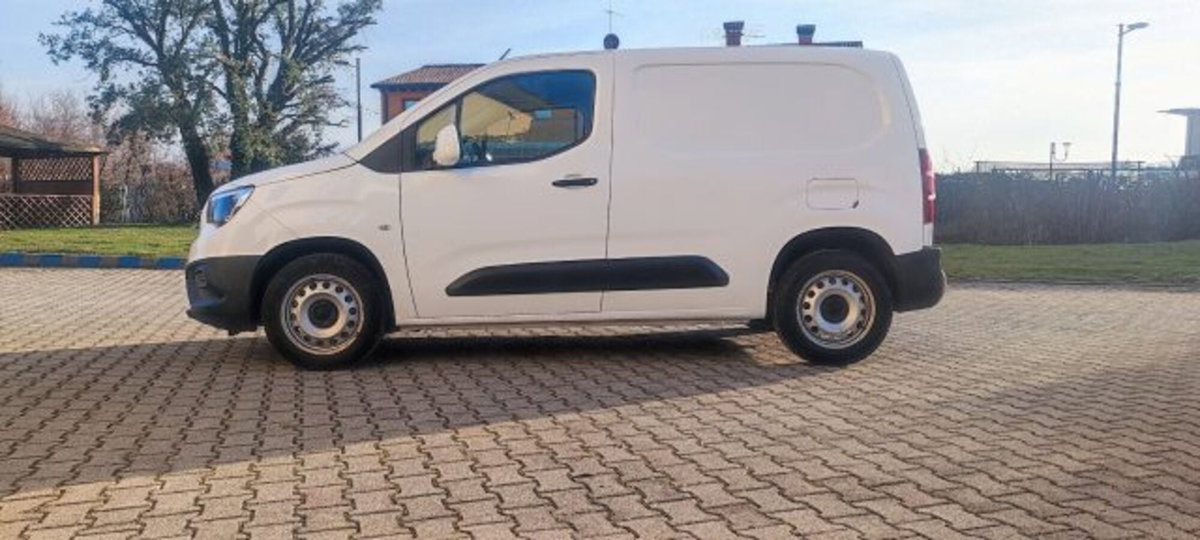 Opel Combo Furgone Cargo 1.5 Diesel 130CV S&S PC 650kg Edition (8)