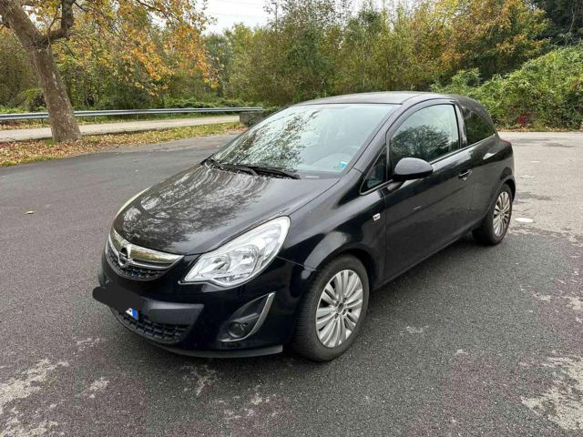 Opel Corsa 1.2 3 porte b-color (3)