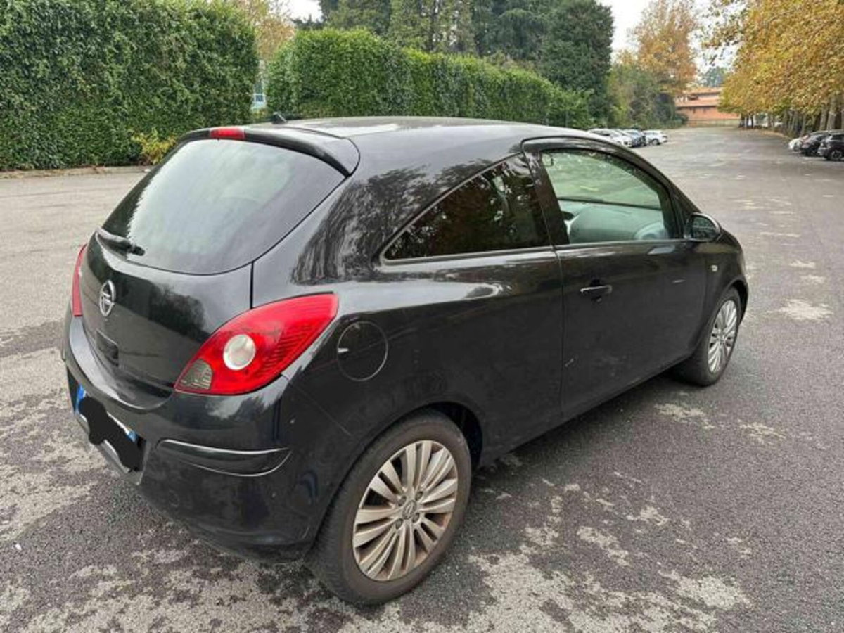 Opel Corsa 1.2 3 porte b-color (4)