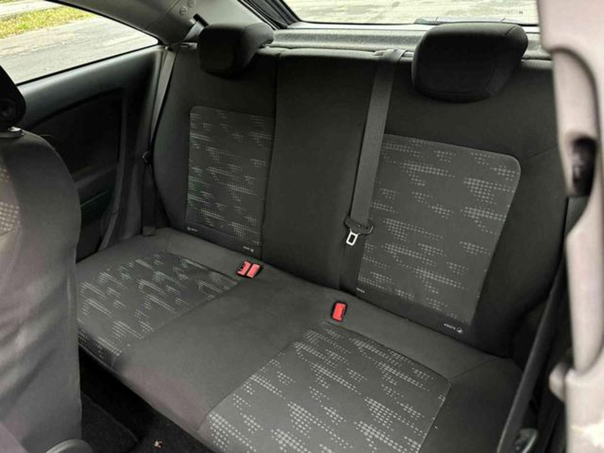 Opel Corsa 1.2 3 porte b-color (7)